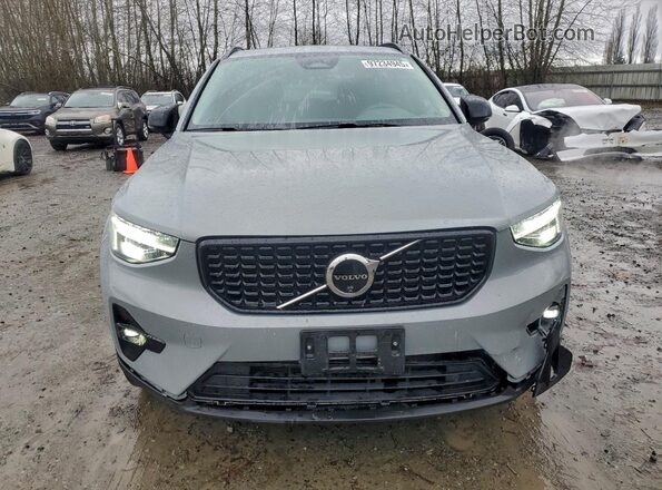 YV4L12UM7R2275835 2024 VOLVO XC40 Gray Вид спереду