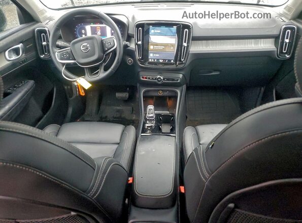 YV4L12UM7R2275835 2024 VOLVO XC40 Gray Вид панелі приладів