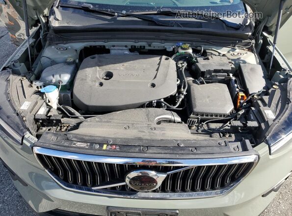 YV4L12UN3P2029368 2023 VOLVO XC40 Green 