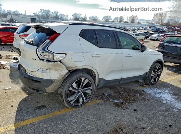 YV4L12UX4P2074823 2023 VOLVO XC40 White Tył prawy
