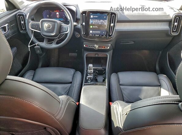 YV4L12UX4P2074823 2023 VOLVO XC40 White Widok deski rozdzielczej