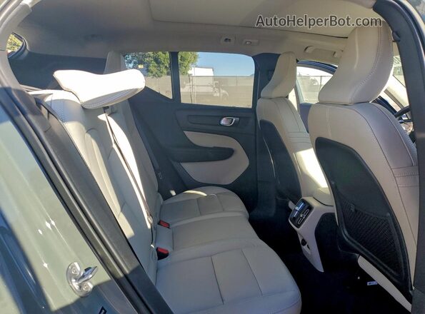 YV4L12UX6P2094118 2023 VOLVO XC40 Green Vista interior trasera