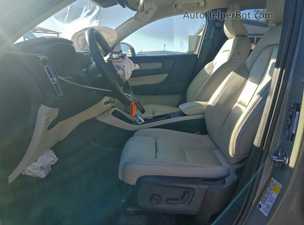 YV4L12UX6P2094118 2023 VOLVO XC40 Green Vista interior delantera