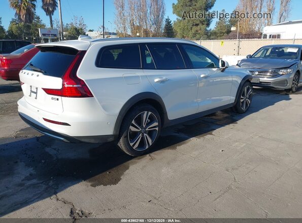 YV4L12WK0S2149799 2025 VOLVO V60 CROSS COUNTRY White უკანა მარჯვენა