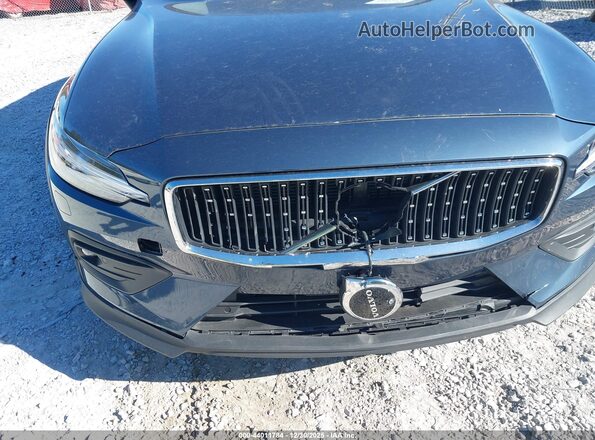 YV4L12WK9S2146884 2025 VOLVO V60 CROSS COUNTRY Blue Vista frontal