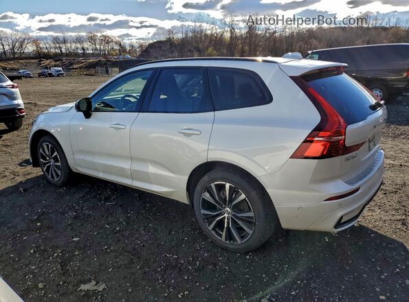 YV4M12RC9S1016067 2025 VOLVO XC60 White Հետևի ձախ