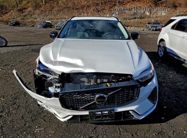 YV4M12RC9S1016067 2025 VOLVO XC60 White Դիմացի տեսք