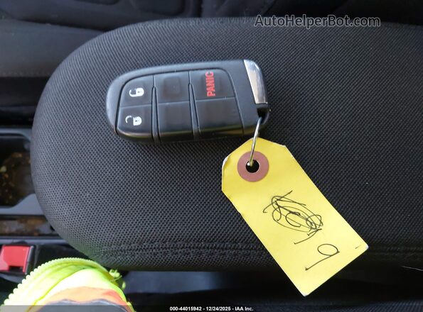 ZACNJCBB3MPN11086 2021 JEEP RENEGADE Silver 