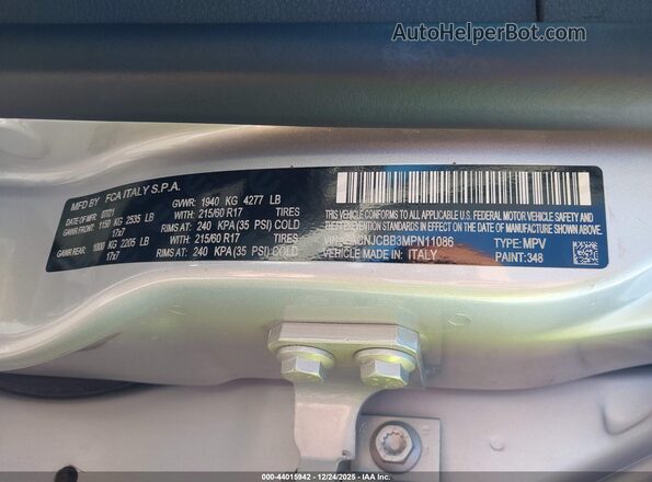 ZACNJCBB3MPN11086 2021 JEEP RENEGADE Silver 