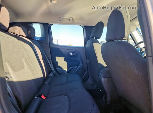 ZACNJDAB8MPN21183 2021 JEEP RENEGADE Silver Vista interior trasera