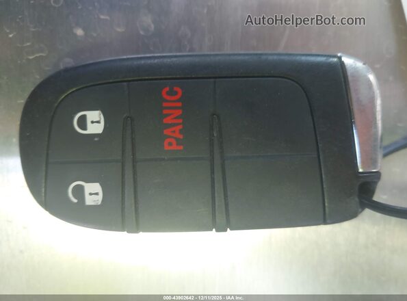 ZACNJDB15PPP70700 2023 JEEP RENEGADE Dark Blue Вид панелі приладів