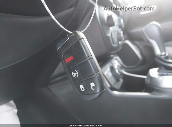 ZACNJDB18NPN48066 2022 JEEP RENEGADE Gray Widok deski rozdzielczej