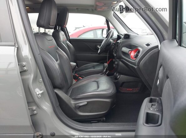ZACNJDC12MPM68856 2021 JEEP RENEGADE Gray 