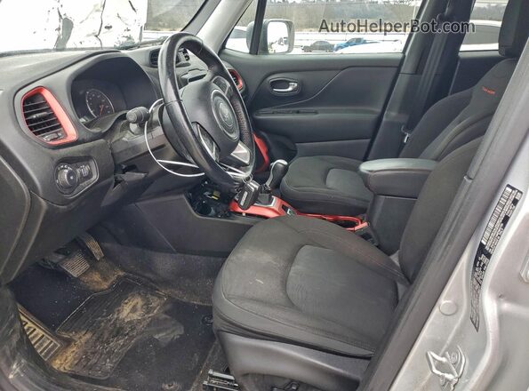 ZACNJDC14MPM09758 2021 JEEP RENEGADE Silver წინა სალონის ხედი
