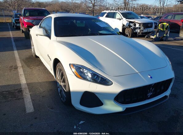 ZAM45VLA1J0271263 2018 MASERATI GRANTURISM White Front view