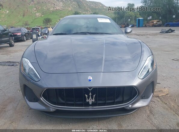 ZAM45VLA9J0271219 2018 MASERATI GRANTURISM Gray Vista interior trasera