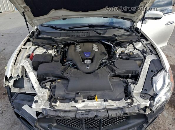 ZAM56RPS6H1230210 2017 MASERATI QUATTROPOR White Vista interior trasera