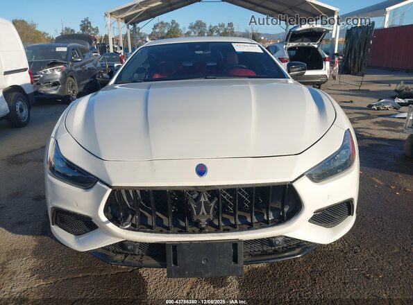ZAM57YSS6M1371982 2021 MASERATI GHIBLI White Vista del cuadro de instrumentos