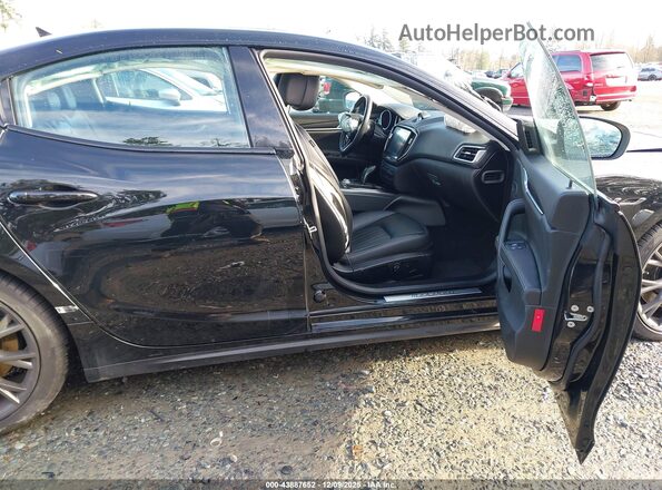 ZAM57YTA4L1353579 2020 MASERATI GHIBLI Black Front interior view