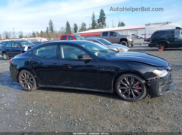 ZAM57YTA4L1353579 2020 MASERATI GHIBLI Black Rear interior view