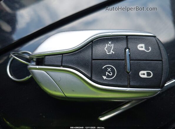 ZAM57YTAXM1368413 2021 MASERATI GHIBLI Gray Vista del salpicadero