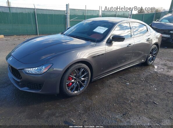 ZAM57YTAXM1368413 2021 MASERATI GHIBLI Gray Vista tres cuartos delantera izquierda