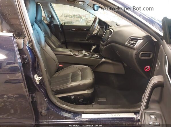 ZAM57YTS1L1356559 2020 MASERATI GHIBLI Dark Blue Widok wnętrza z przodu