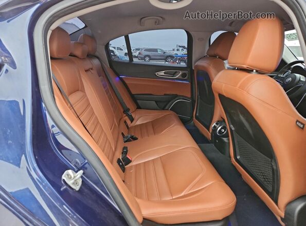 ZARFAECN9J7581346 2018 ALFA ROMEO GIULIA Blue 