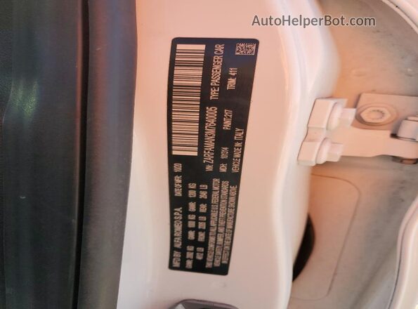 ZARFAMAN3M7640005 2021 ALFA ROMEO GIULIA White Widok komory silnika