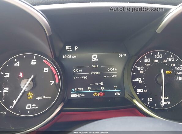 ZARFAMAN4L7635748 2020 ALFA ROMEO GIULIA Black Widok tylnych siedzeń