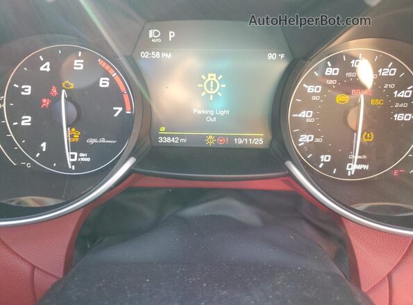 ZARFAMAN7M7639052 2021 ALFA ROMEO GIULIA Red Instrument cluster view