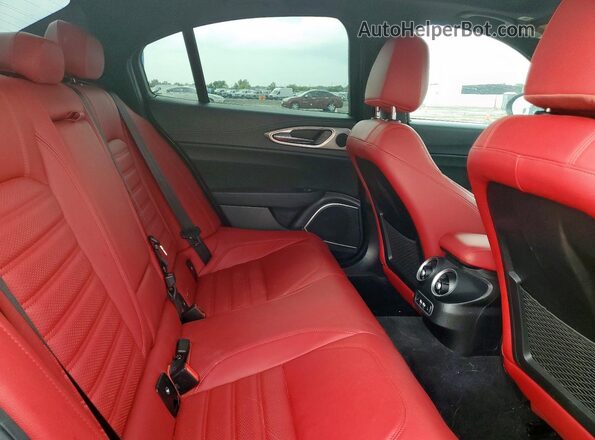 ZARFAMBN0P7666869 2023 ALFA ROMEO GIULIA Black Հետևի նստատեղերի տեսք