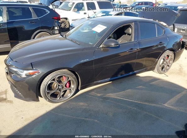 ZARFAMBN0P7669576 2023 ALFA ROMEO GIULIA Black 
