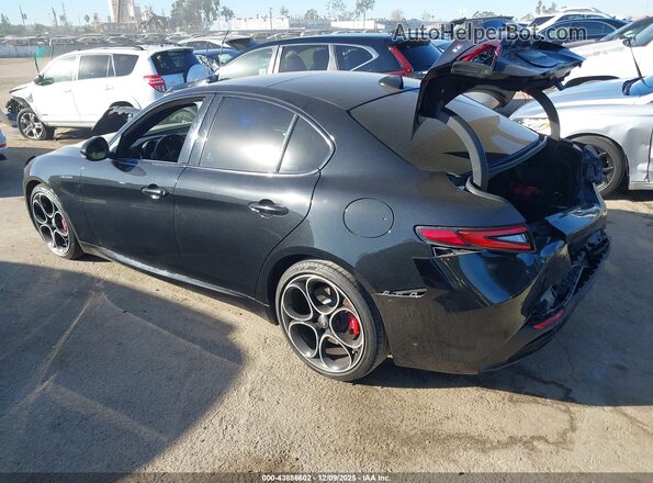 ZARFAMBN0P7669576 2023 ALFA ROMEO GIULIA Black 