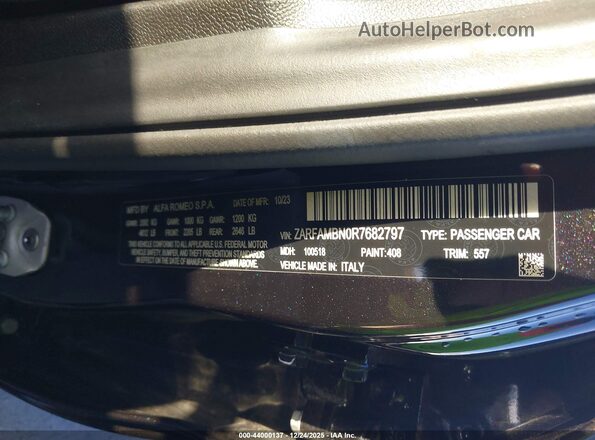 ZARFAMBN0R7682797 2024 ALFA ROMEO GIULIA Black Շարժիչի բաժամունքի տեսք