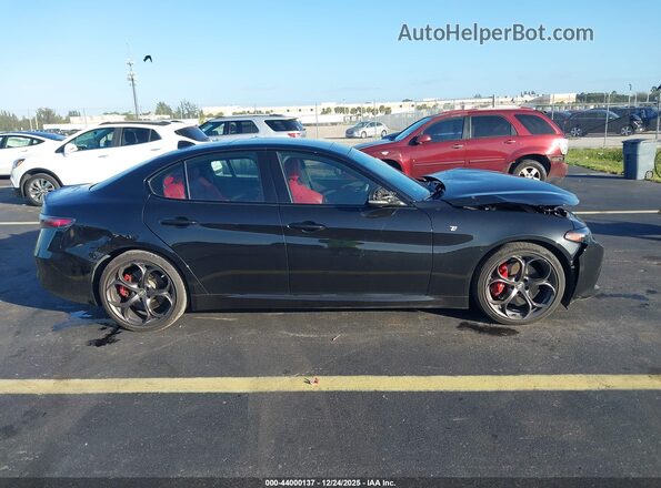 ZARFAMBN0R7682797 2024 ALFA ROMEO GIULIA Black Սալոնի հետևի տեսք