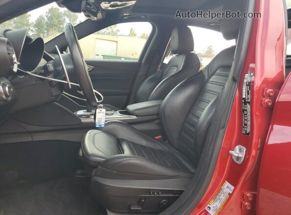 ZARFAMBN1P7670753 2023 ALFA ROMEO GIULIA Red Vista interior delantera