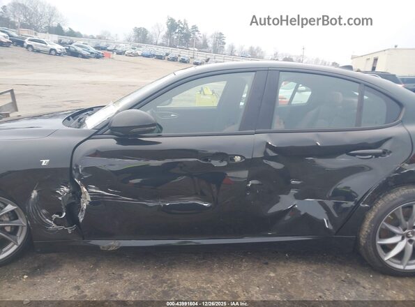 ZARFAMBN5R7679958 2024 ALFA ROMEO GIULIA Black Widok z przodu