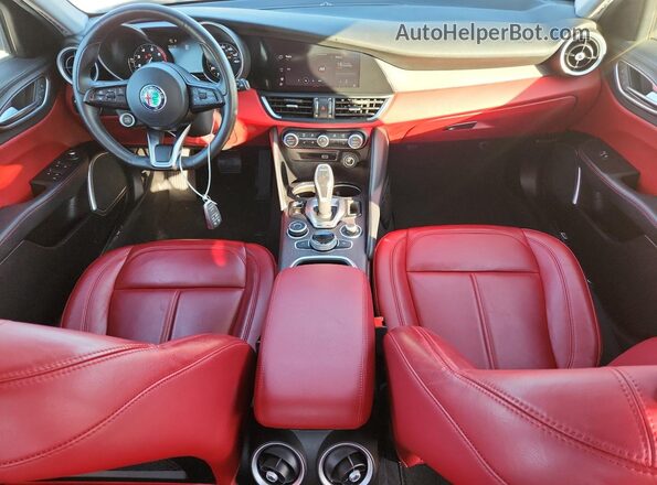 ZARFAMBN6M7644161 2021 ALFA ROMEO GIULIA Gray Widok deski rozdzielczej