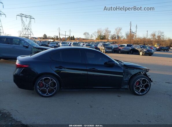 ZARFAMBN6P7667847 2023 ALFA ROMEO GIULIA Black უკანა სალონის ხედი