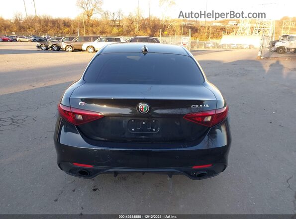 ZARFAMBN6P7667847 2023 ALFA ROMEO GIULIA Black 