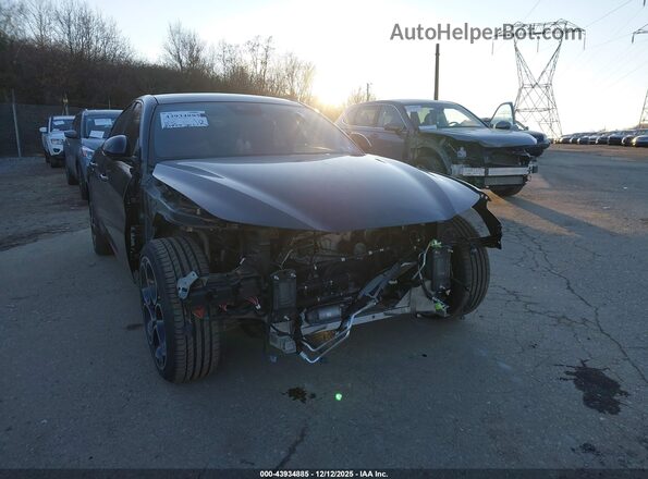 ZARFAMBN6P7667847 2023 ALFA ROMEO GIULIA Black 