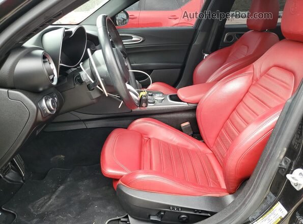ZARFAMBN7N7653467 2022 ALFA ROMEO GIULIA Черный Вид салона спереди
