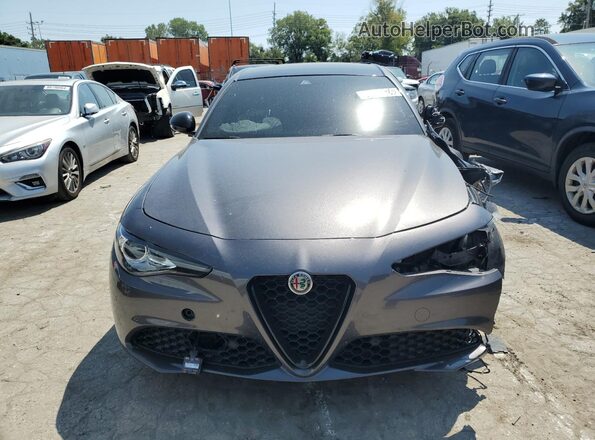 ZARFAMBNXM7644972 2021 ALFA ROMEO GIULIA Gray Widok z przodu