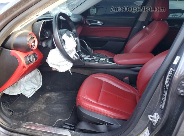 ZARFAMBNXM7644972 2021 ALFA ROMEO GIULIA Gray Widok wnętrza z przodu