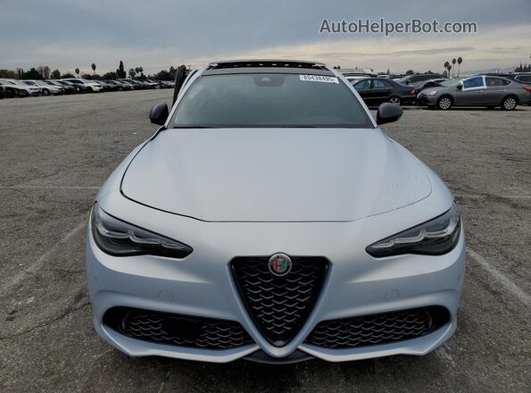 ZARFAMBNXR7682922 2024 ALFA ROMEO GIULIA Silver Front view