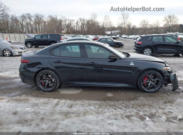 ZARFAMEV0M7648976 2021 ALFA ROMEO GIULIA Black Սալոնի հետևի տեսք