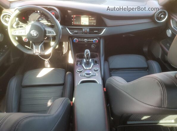 ZARFAMEV8R7690657 2024 ALFA ROMEO GIULIA Red Вид панелі приладів