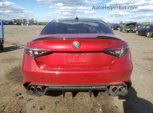ZARFAMEV8R7690657 2024 ALFA ROMEO GIULIA Red Вид ззаду