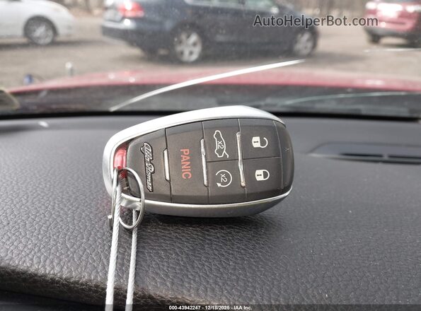 ZARFANBN2N7659781 2022 ALFA ROMEO GIULIA Red Widok deski rozdzielczej